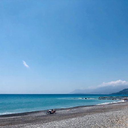 Peaceful Apartment 1 Minute Walk To The Beach Ventimiglia Kültér fotó